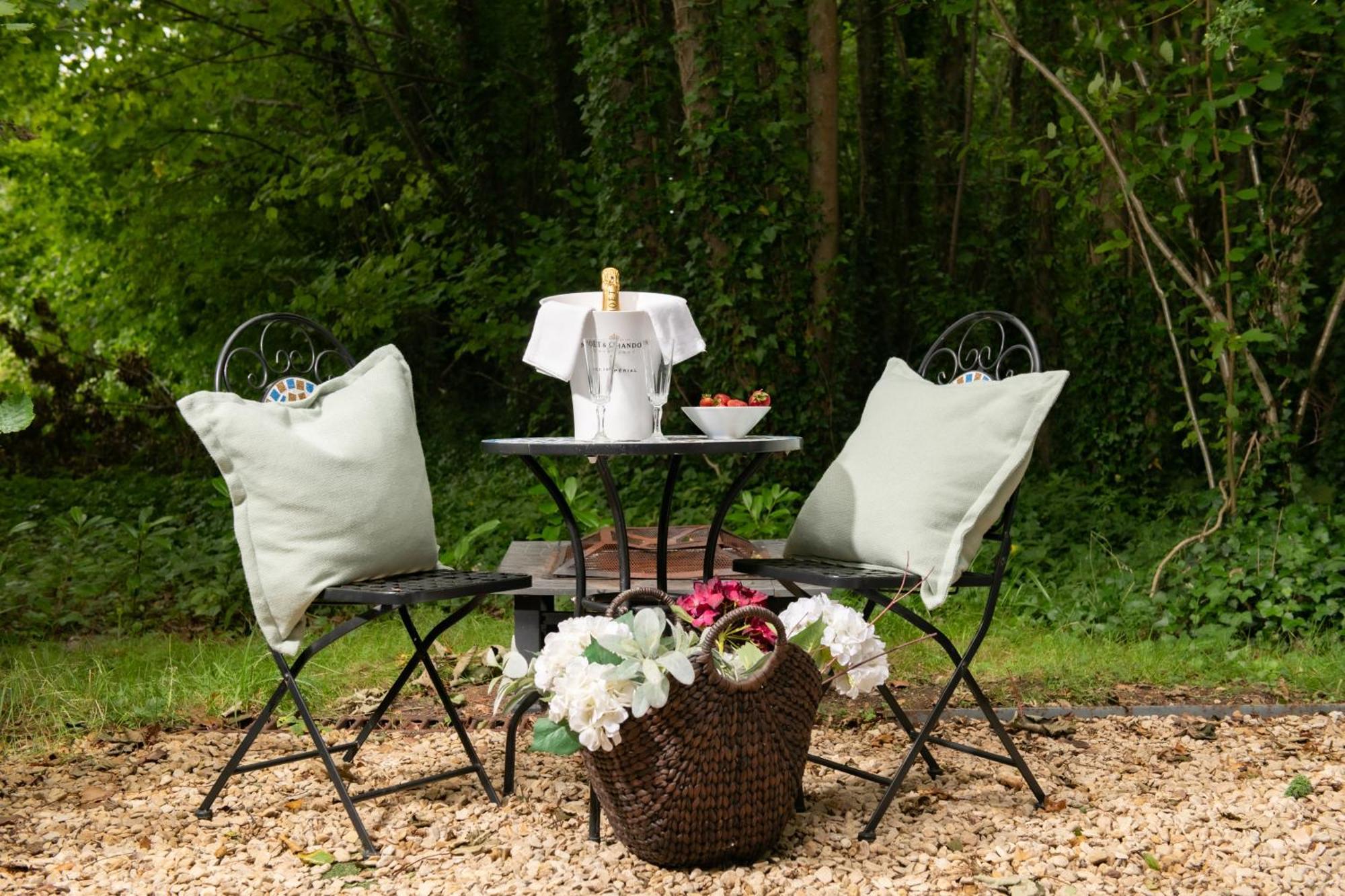 Honeycombe - Treehouse In The Heart Of Dorset Villa Blandford Forum Exterior foto